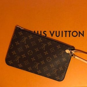 Louis Vuitton Neverfull MM Pochete- Like new!!